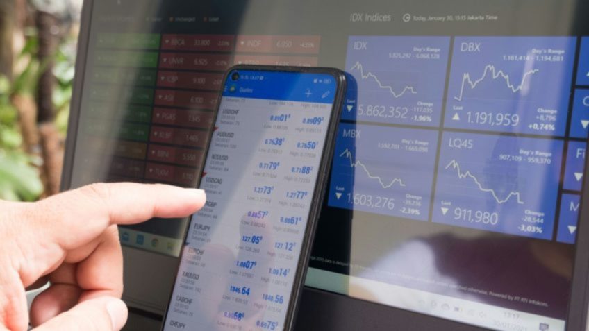 Índice Nikkei registra marca histórica de 60.000 pontos
