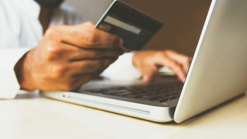 Taxa das blusinhas: impacto positivo em empregos e arrecadação